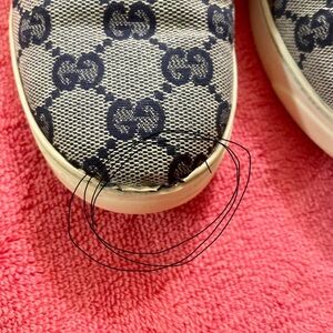 Kids unisex Gucci sneakers hood condition few flaws as circled on pic Authentic